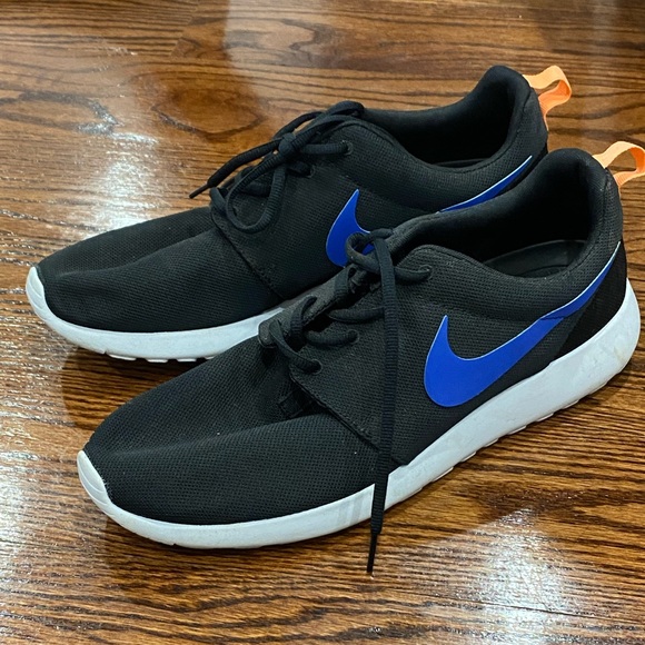 Nike Other - Like new Mens Nike Rosche Runs Sneakers Size 13